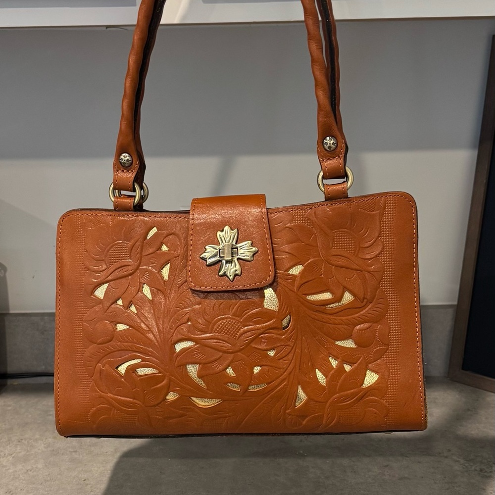 Patricia Nash Rosina Cut Out Tooled Leather Satchel Tan Gold! Beautifully Bag!!